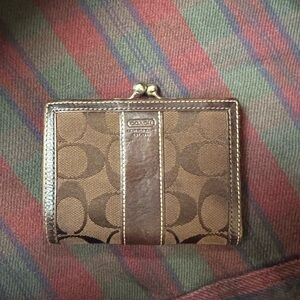 Coach bifold kiss lock wallet